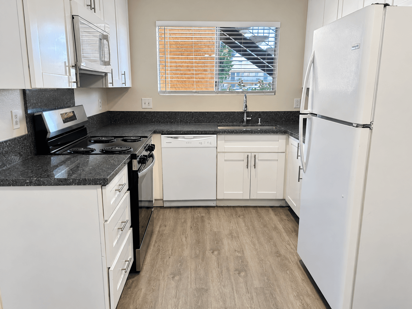 El Cajon Apartment: 420-470 Jamacha Road