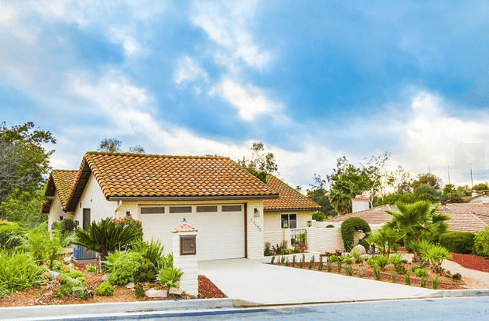 Poway House: 17190 Tam O Shanter Dr