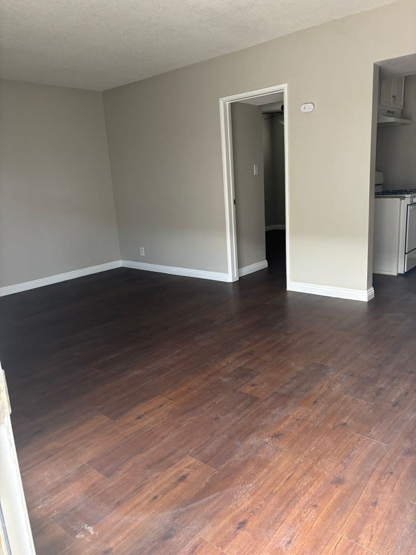Downey Apartment: 7348-7352 Neo St