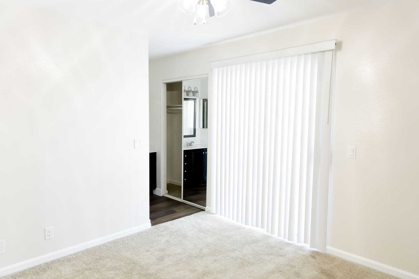 Long Beach Apartment: 3787 E 11th St