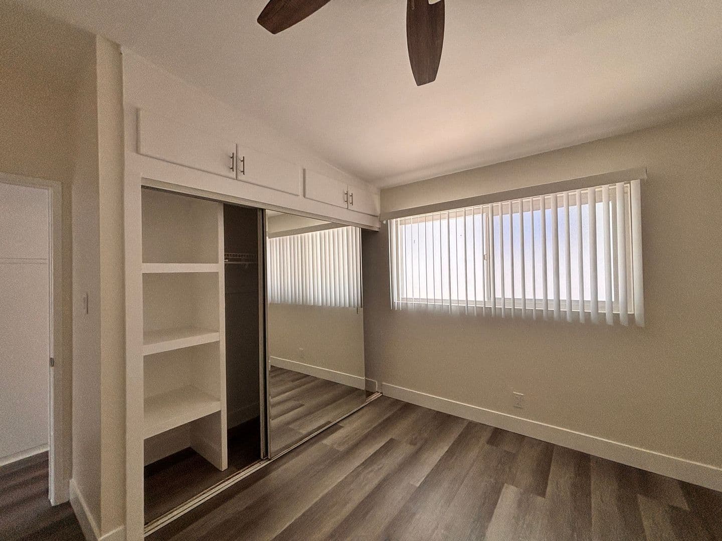 Long Beach Apartment: 1750 Redondo Ave