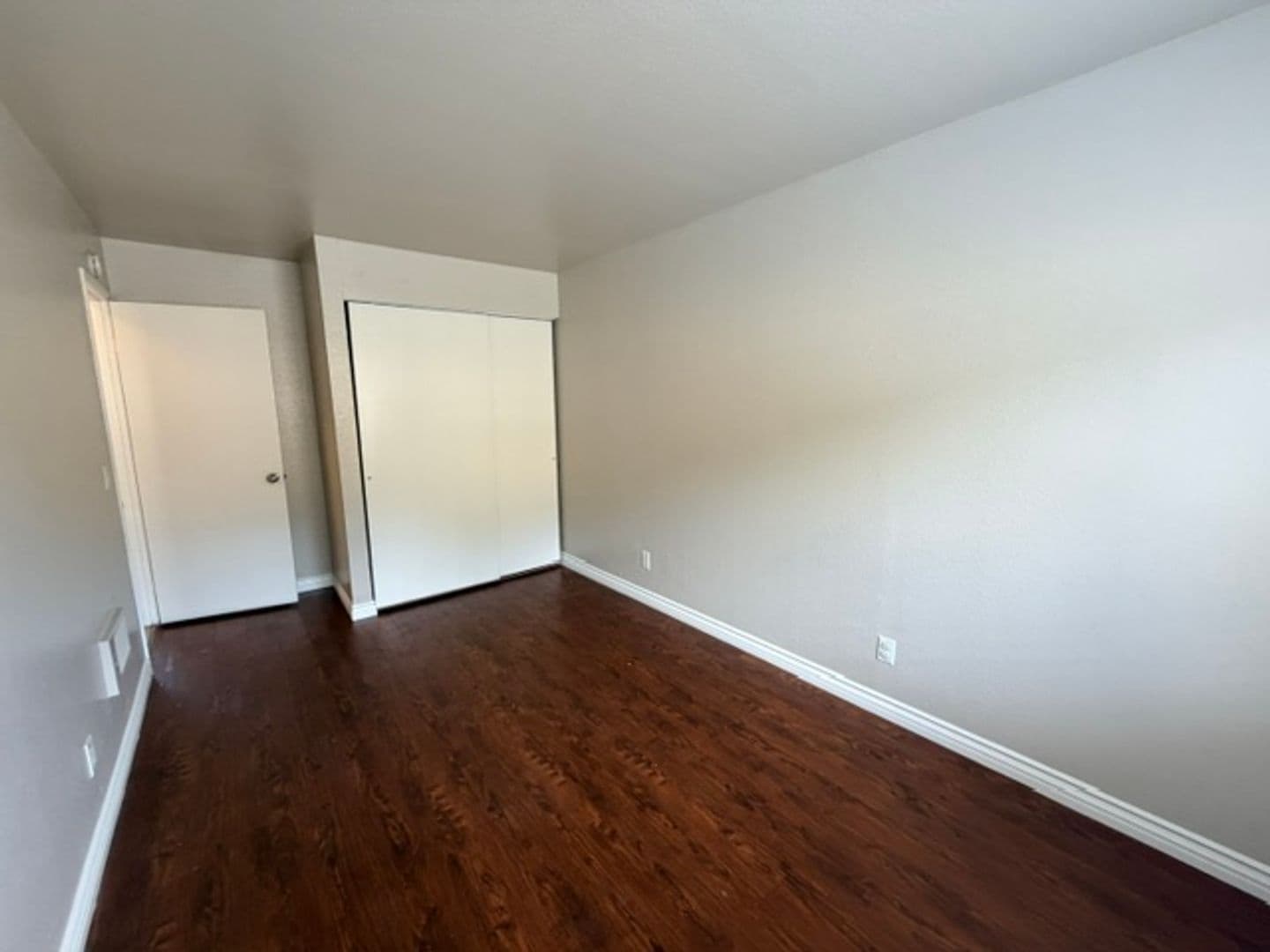 San Diego Apartment: 4960-4970 Auburn Drive