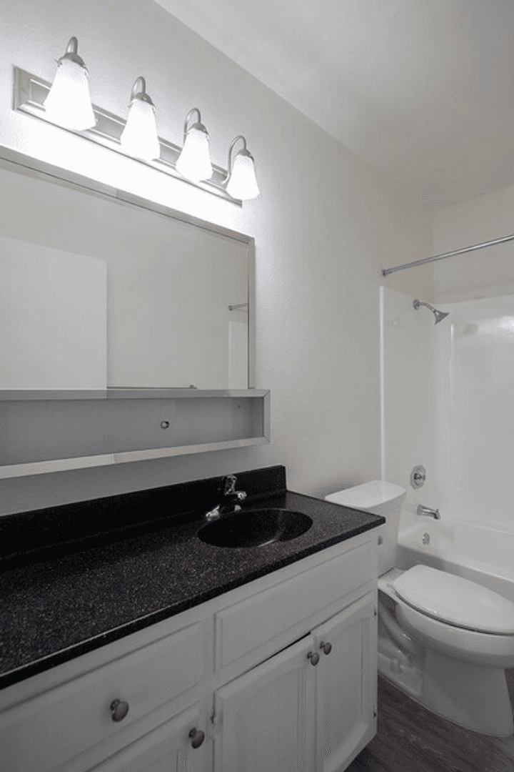 San Diego Apartment: 1435 Elder Ave
