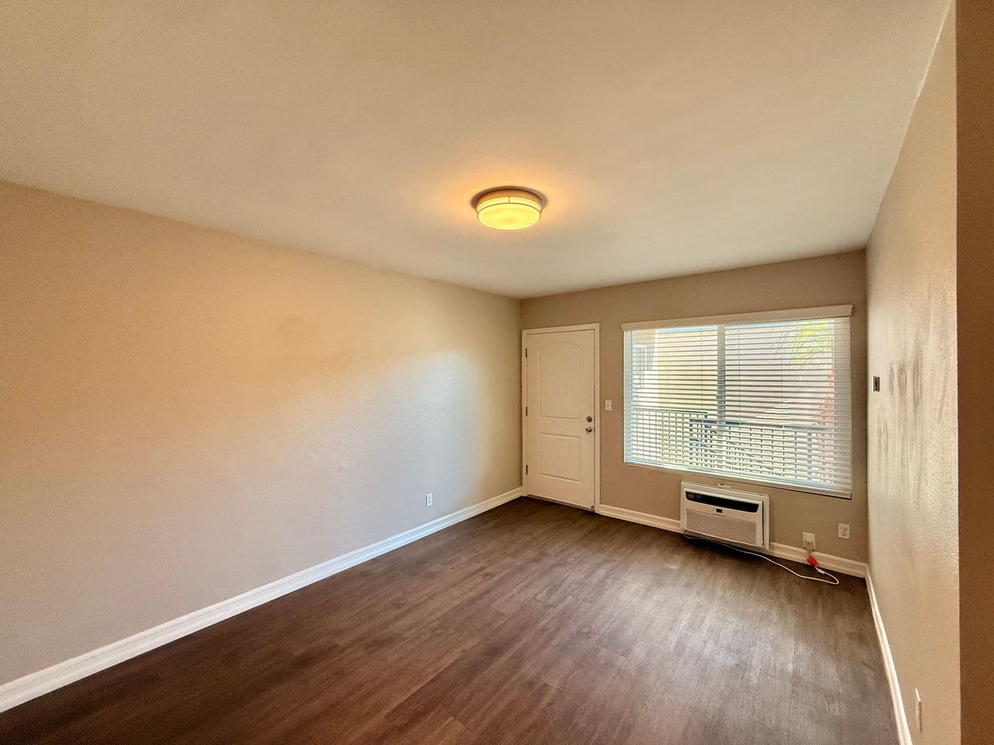 San Diego Apartment: 3877 46th Street