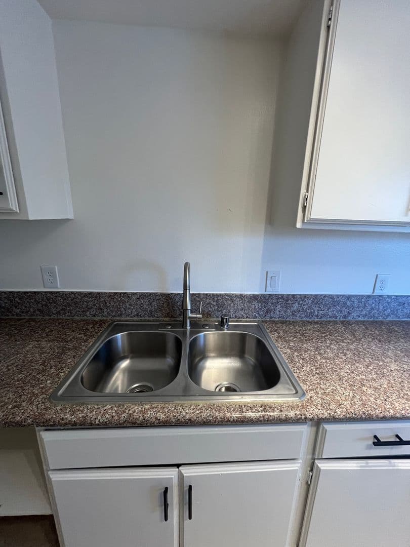 Moreno Valley Apartment: 24271 Webster Ave