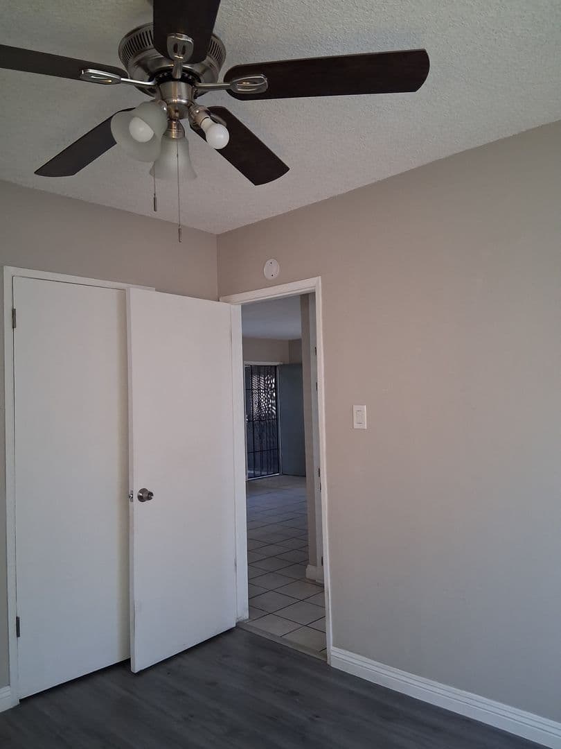 Paramount Apartment: 16619-16621 Downey Ave
