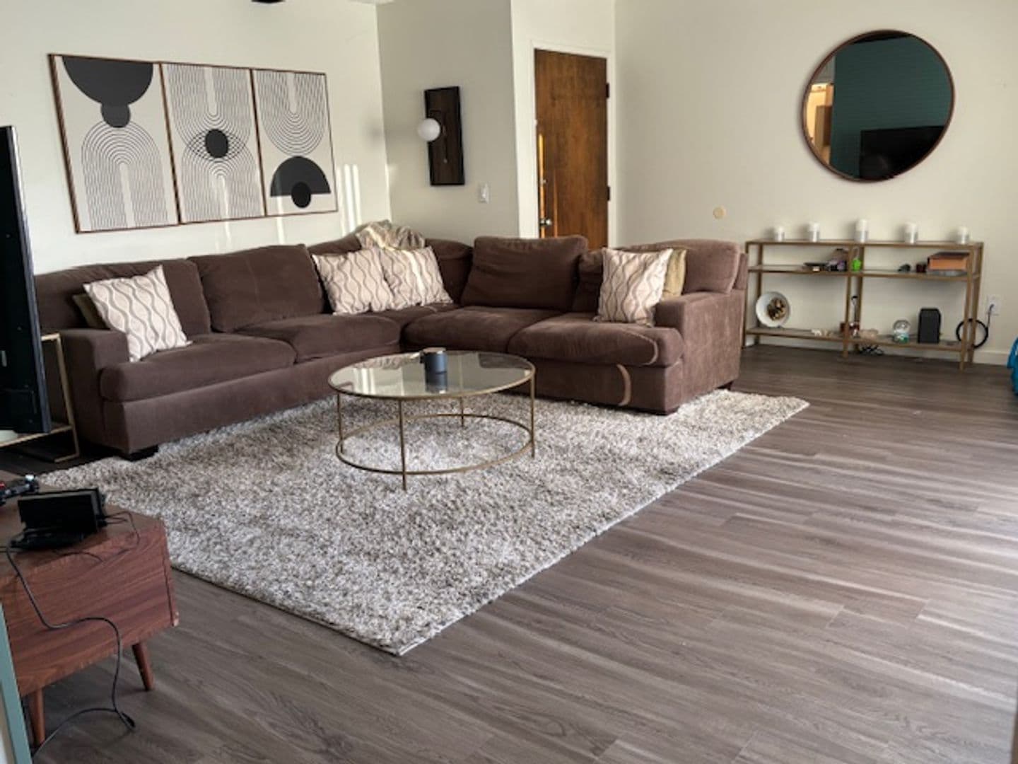 La Mesa Apartment: 8691 Lemon Ave.
