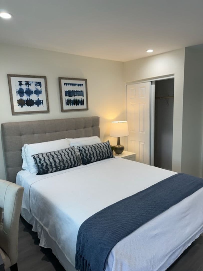 Fullerton Apartment: 1840 W Orangethorpe Ave