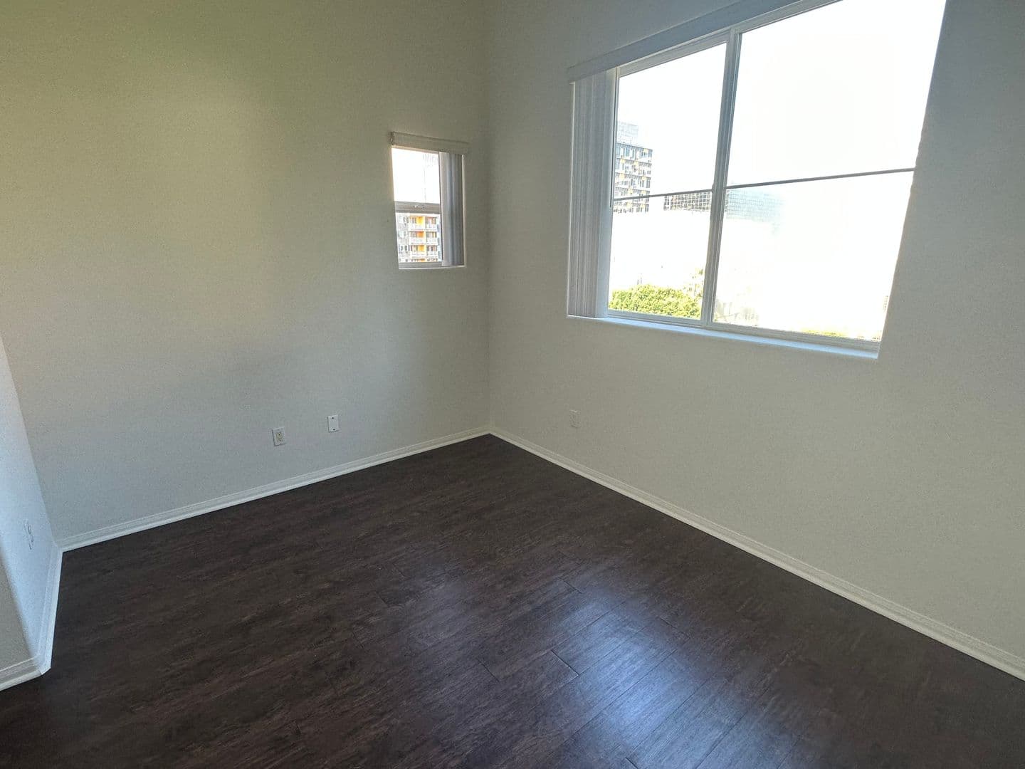 Los Angeles Apartment: 689 S Berendo St
