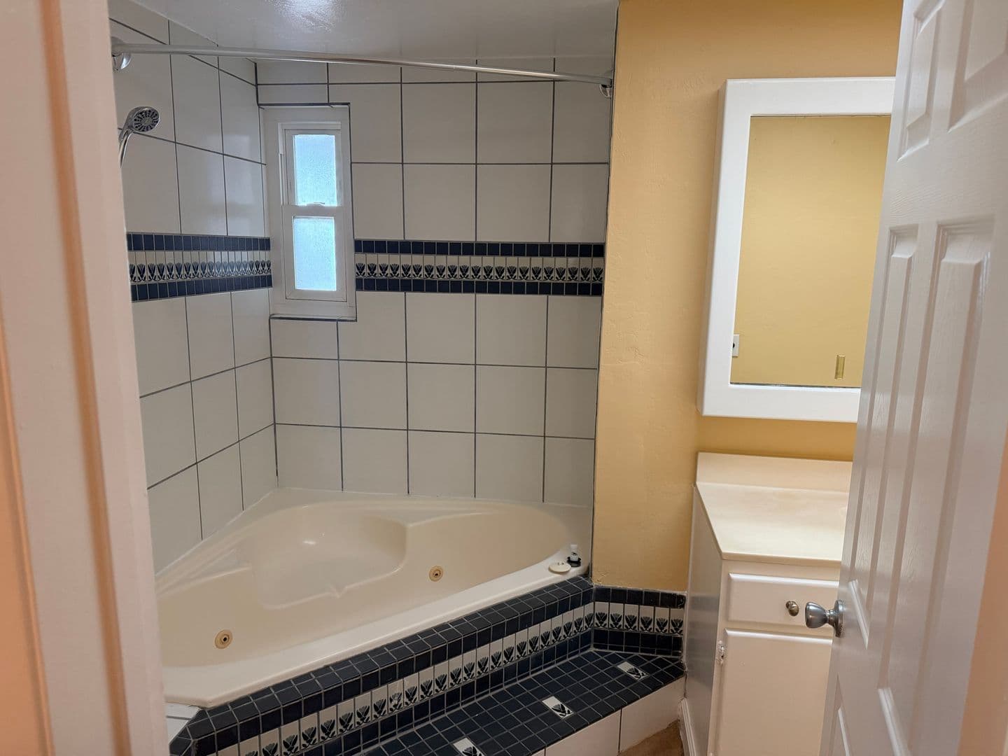 San Diego Apartment: 5847-5849 Mildred St
