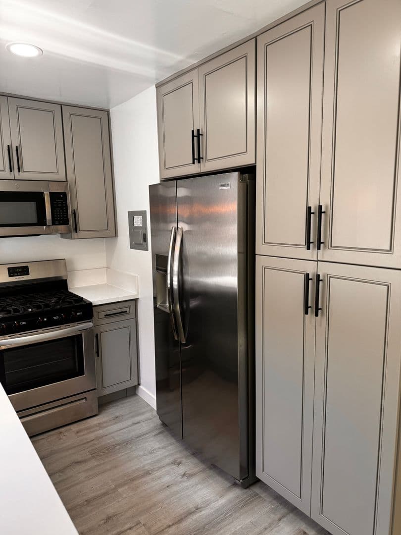 Huntington Beach Apartment: 7681 Ellis Ave