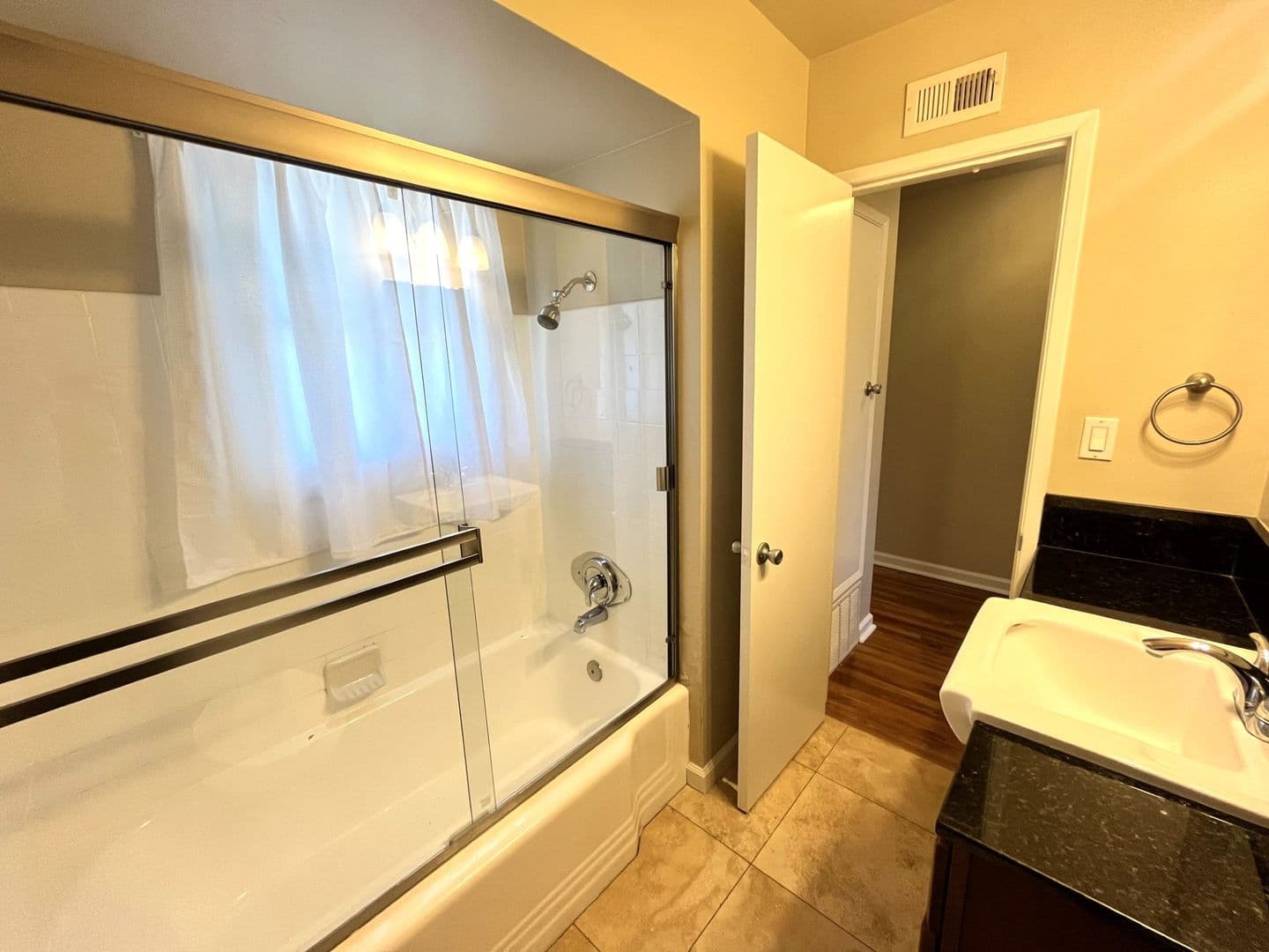 San Diego House: 5657 Barclay Ave