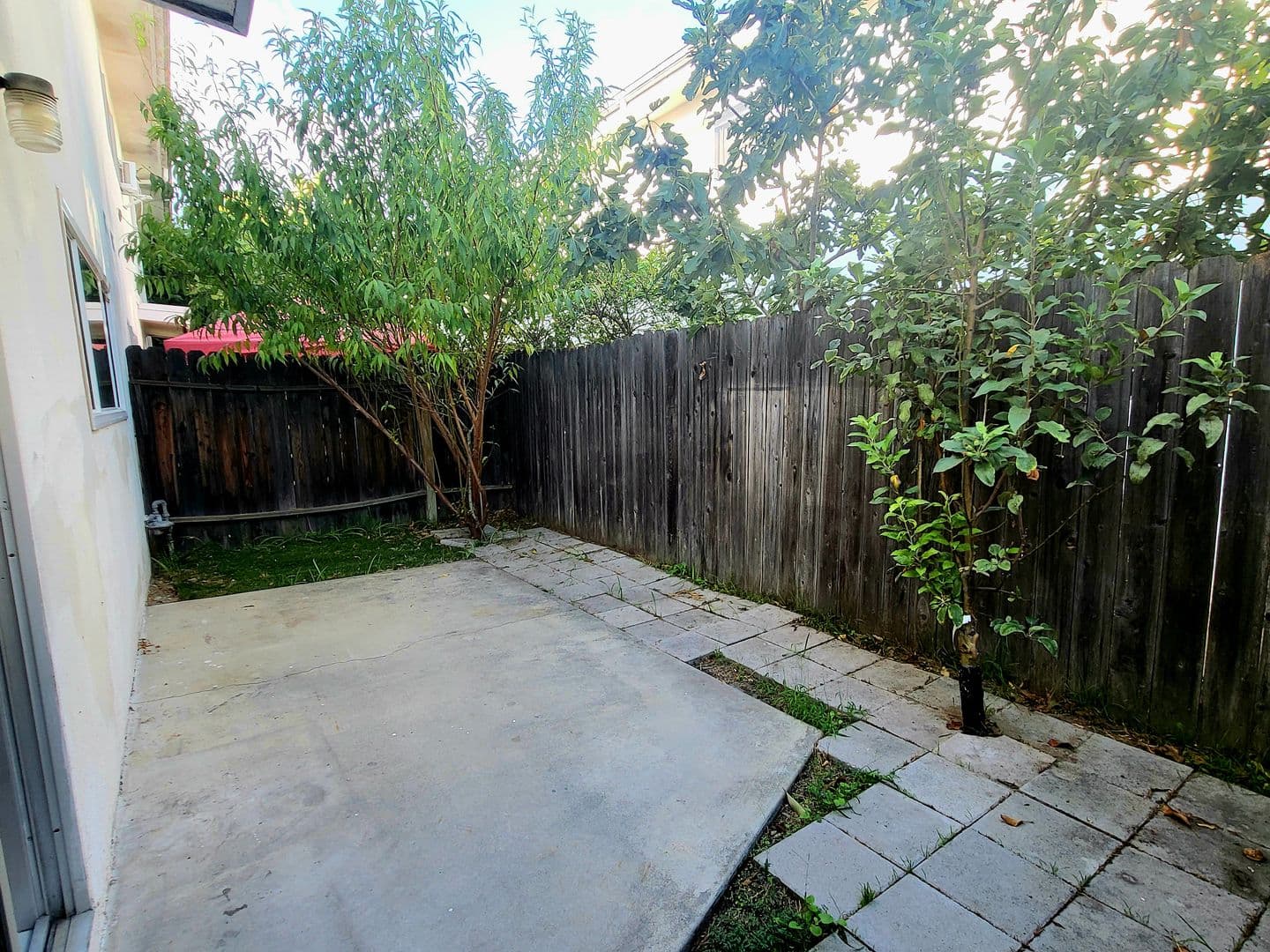 Anaheim Apartment: 1255 S Nutwood St