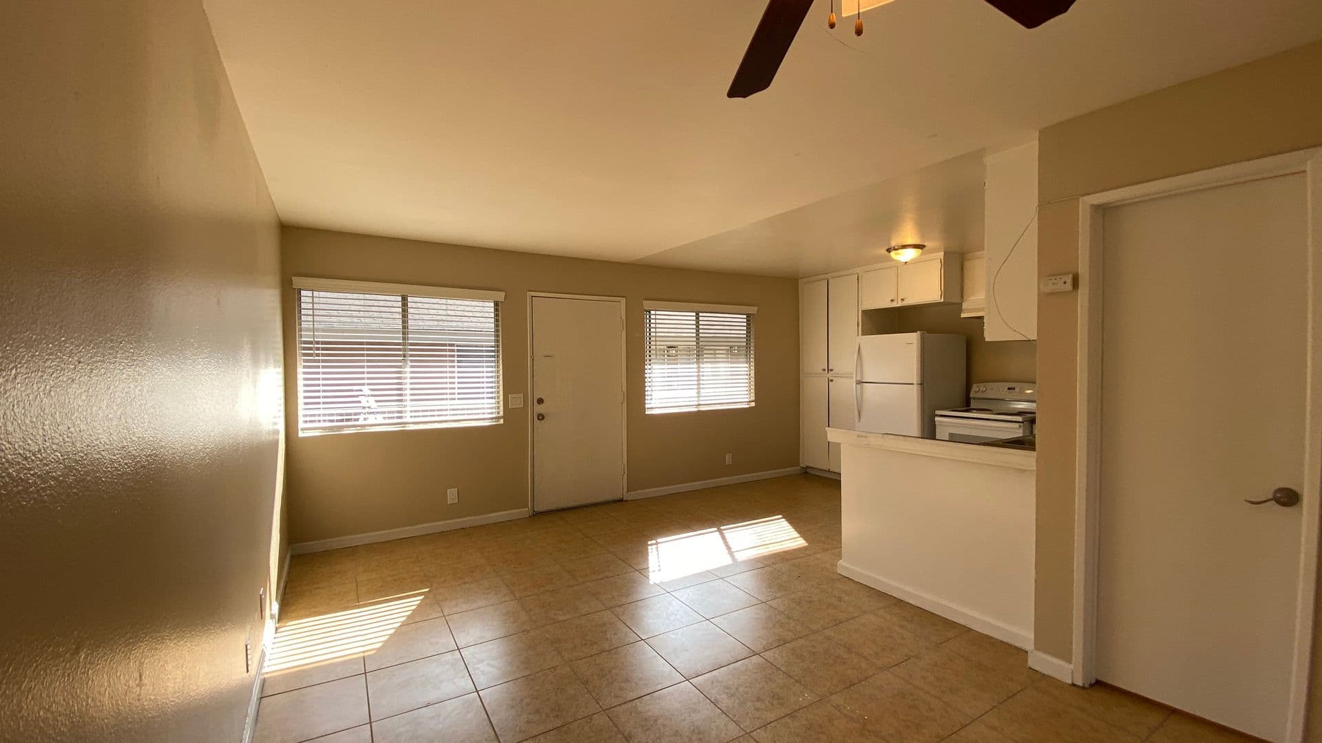 San Diego Apartment: 4960-4970 Auburn Drive