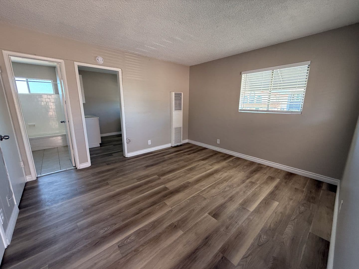 San Diego Apartment: 2715 44th St