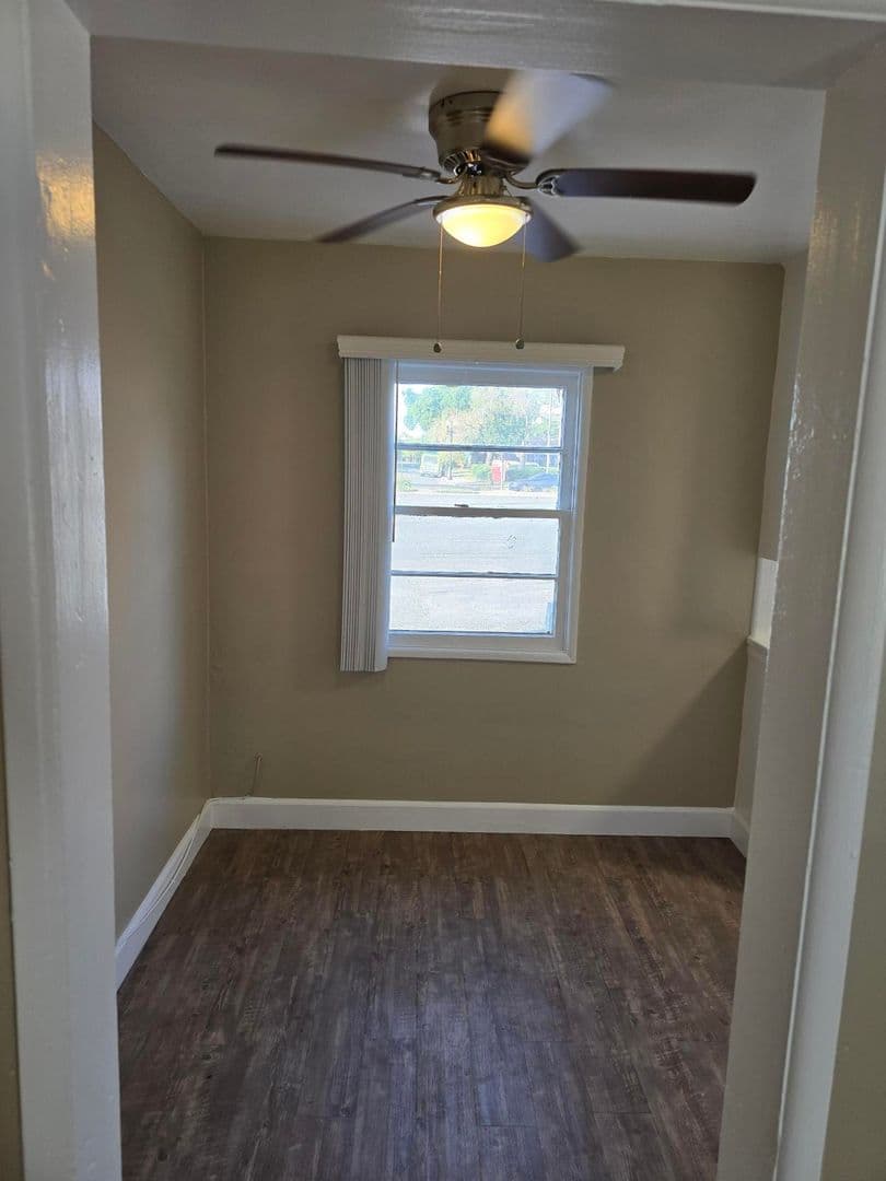 Santa Ana Apartment: 116 S  Orange Ave