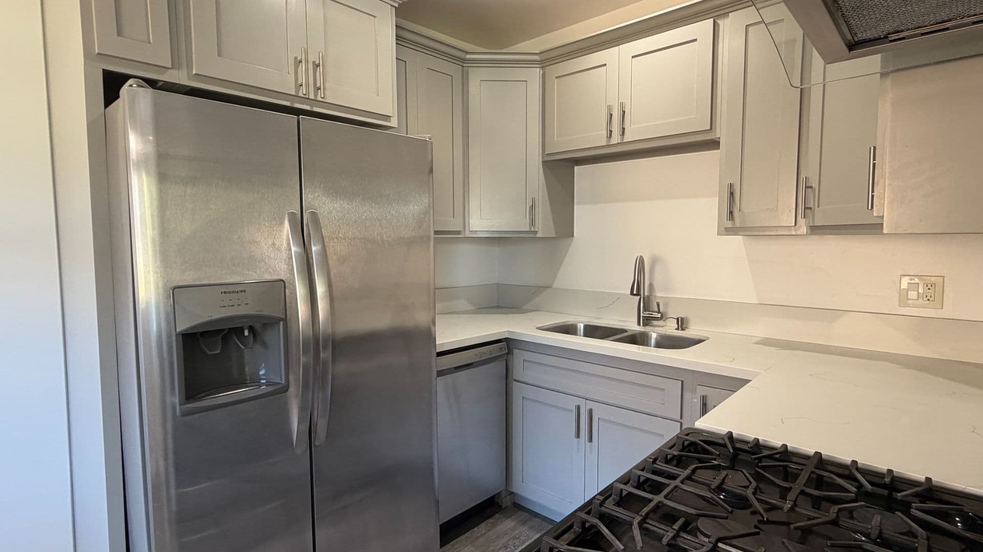 Gardena Apartment: 1481 W 179th St