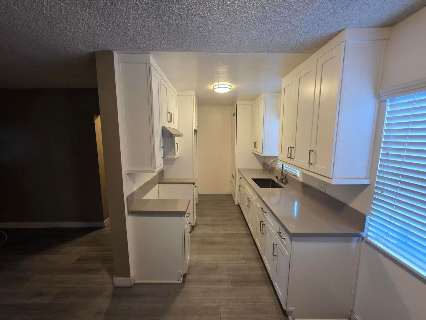Long Beach Apartment: 2821 E 65th St