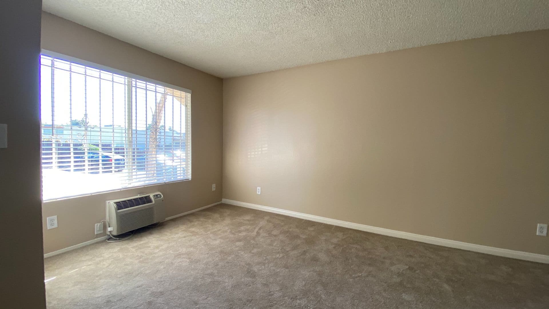 San Diego Apartment: 4058 51st St