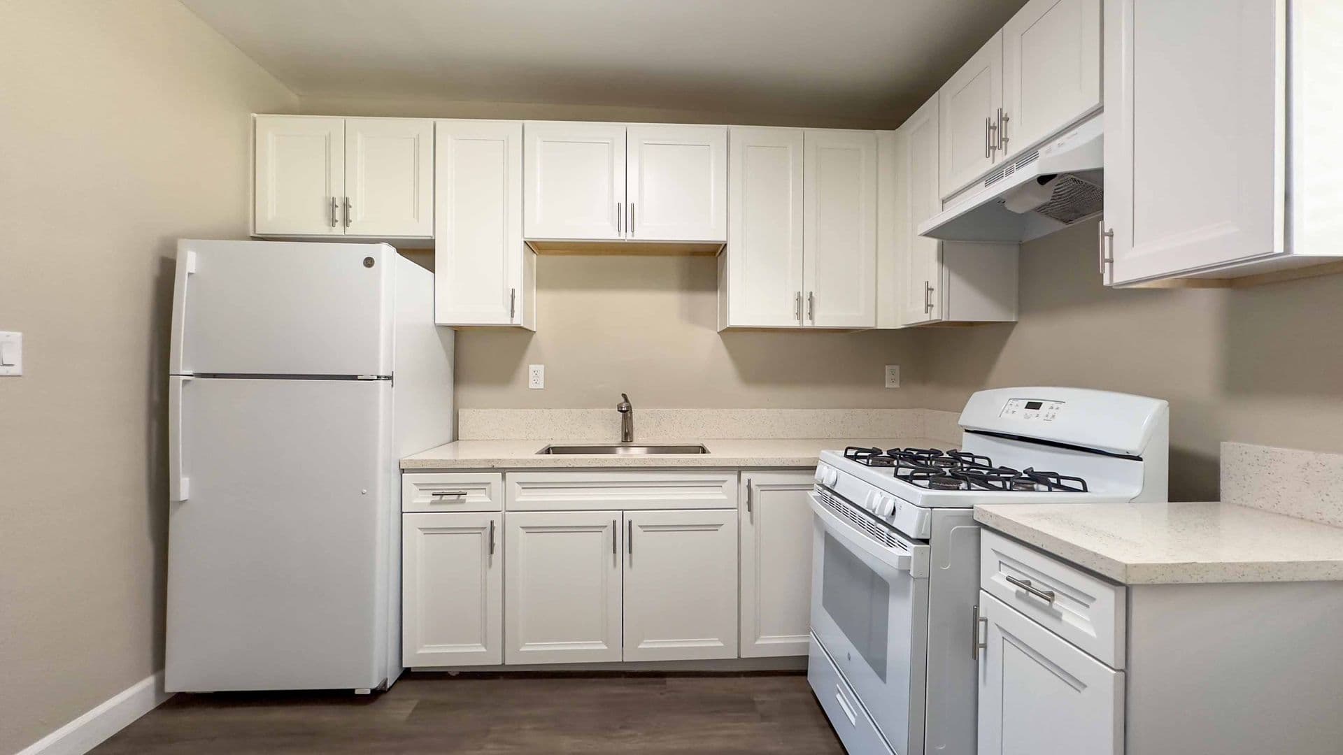San Diego Apartment: 3969 Ocean View Boulevard
