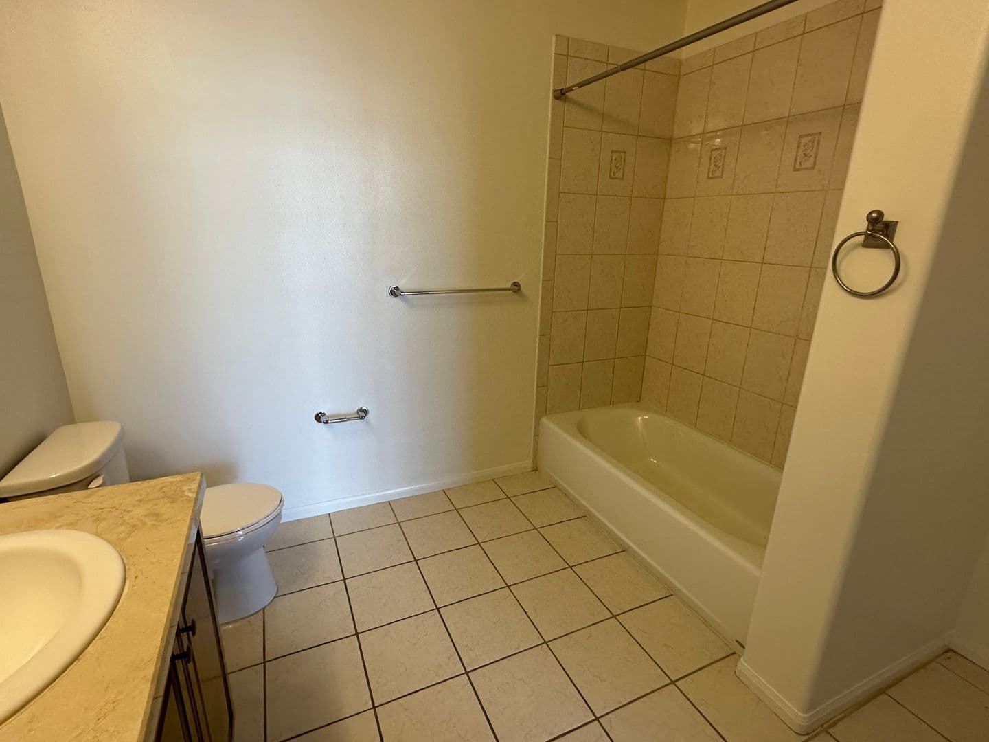 Los Angeles Apartment: 689 S Berendo St