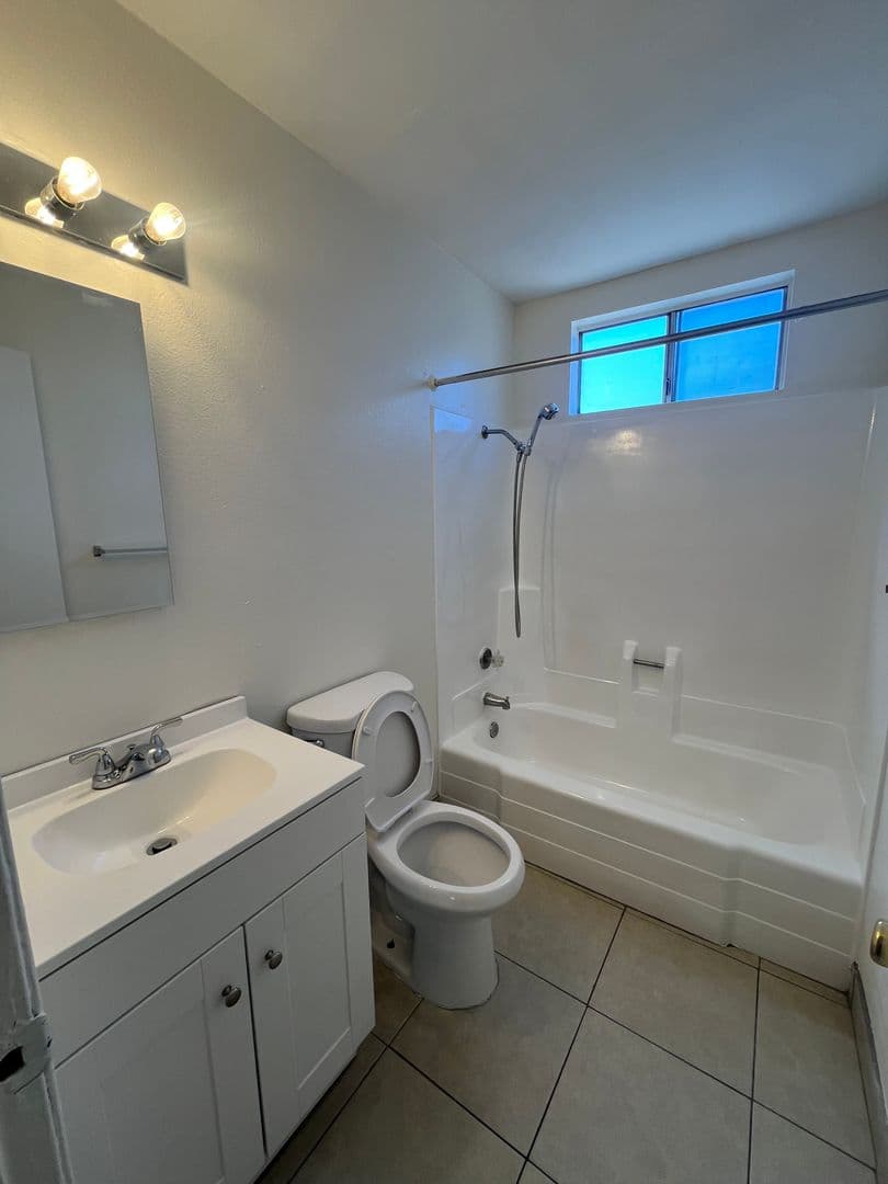 Moreno Valley Apartment: 24271 Webster Ave