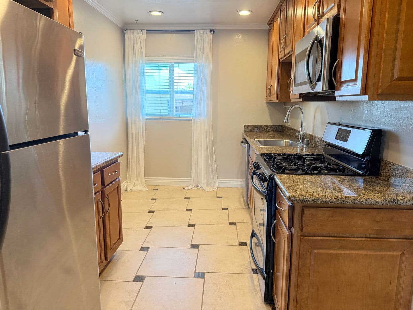San Diego Apartment: 2817-2831 Carleton St