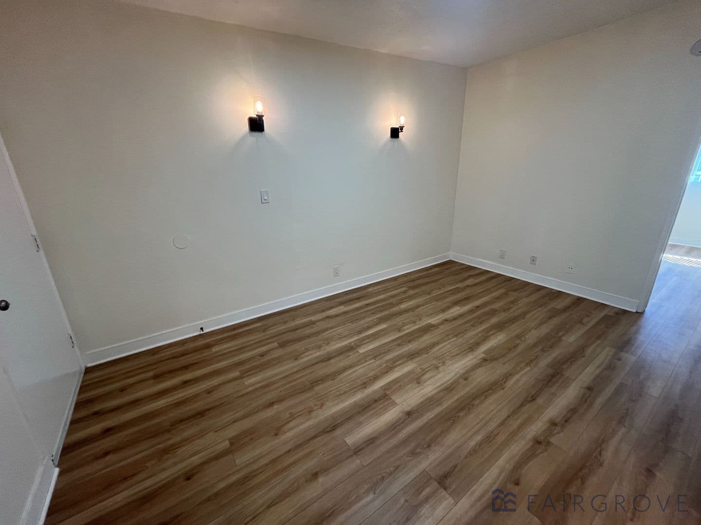 Anaheim Apartment: 937 S Roberts St