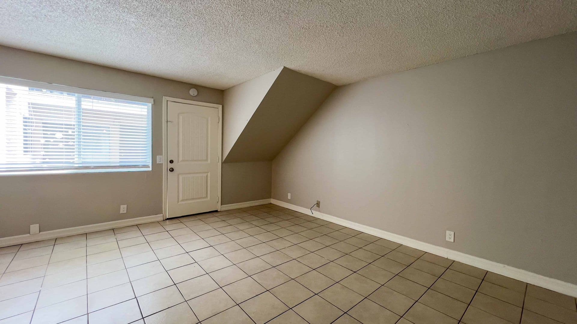 San Diego Apartment: 4057 Marlborough Ave