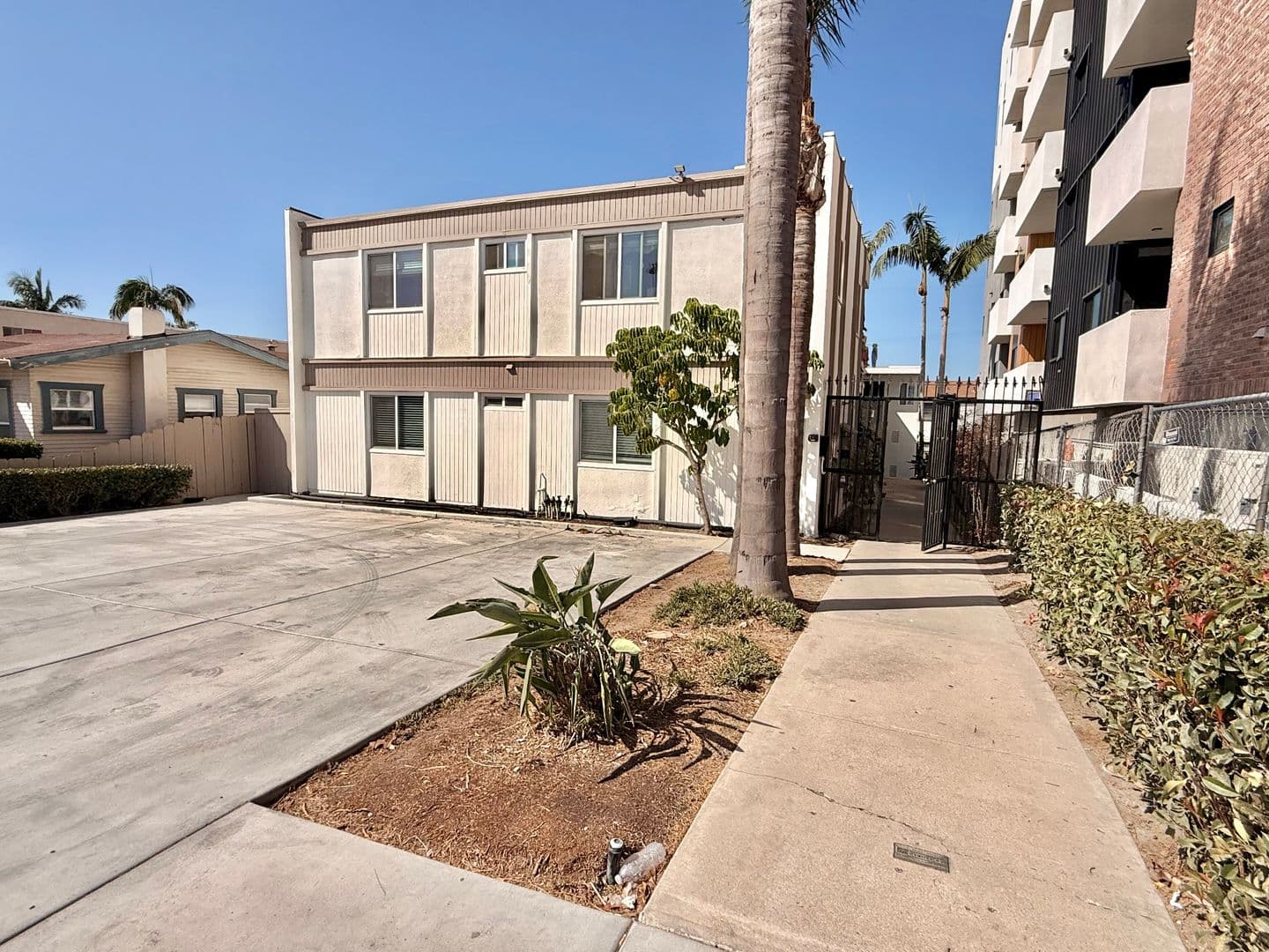 San Diego Apartment: 4052 Oregon St