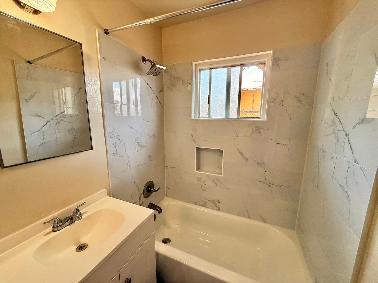 Oceanside Apartment: 419-421 Brooks St