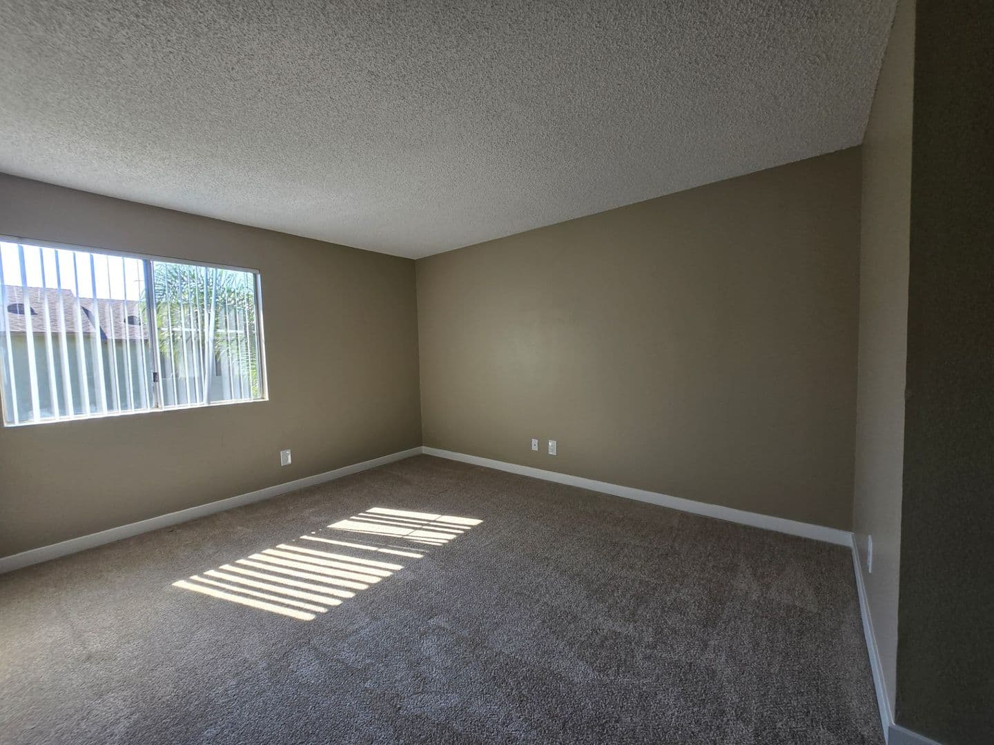 Chula Vista Apartment: 652 Moss St