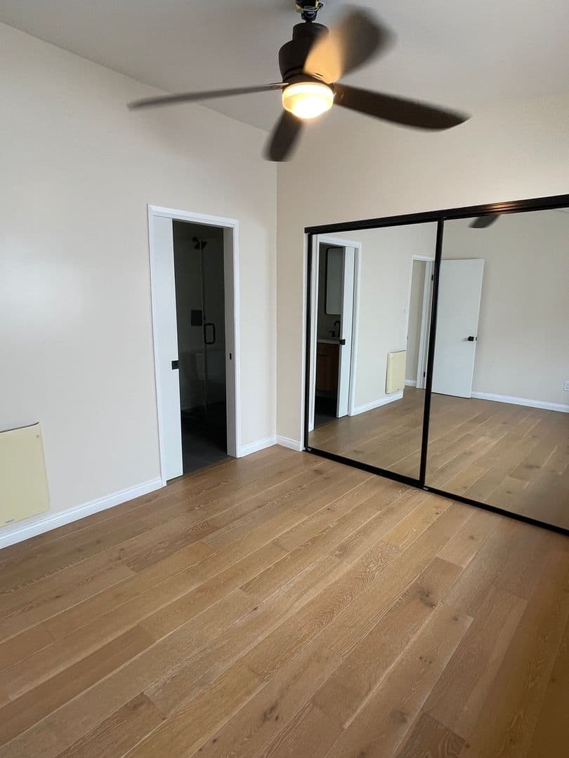 Venice Apartment: 707 - 707 1/2 6th Ave