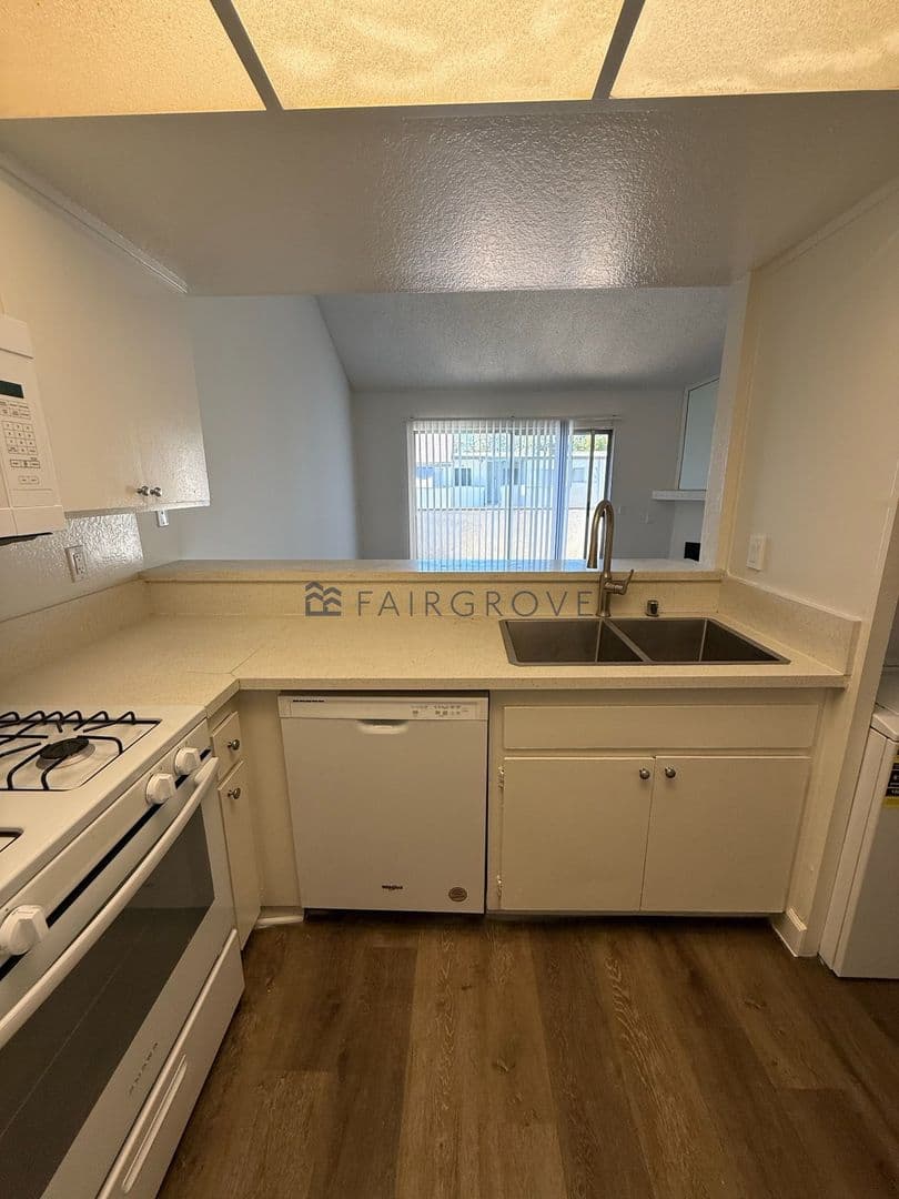 Upland Apartment: 330 Amber Ct