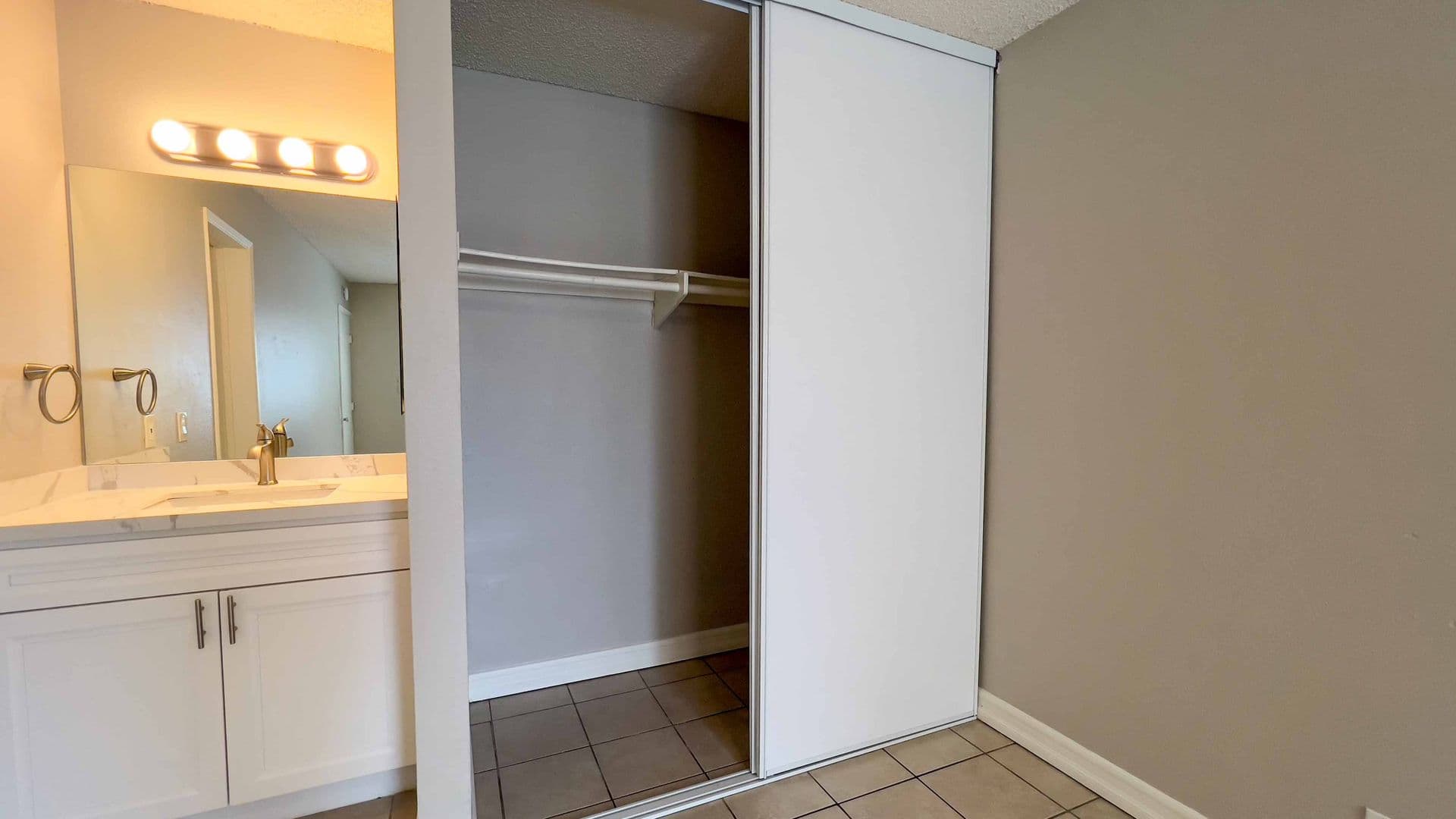 San Diego Apartment: 4057 Marlborough Ave