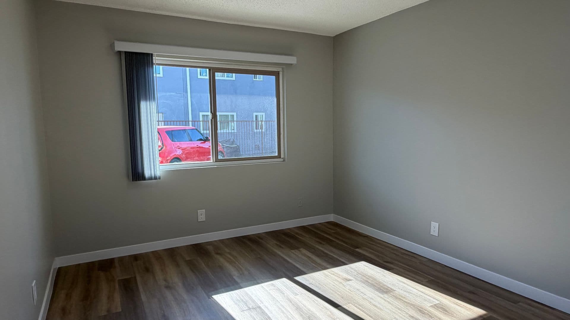 Bellflower Apartment: 9559 Flower St