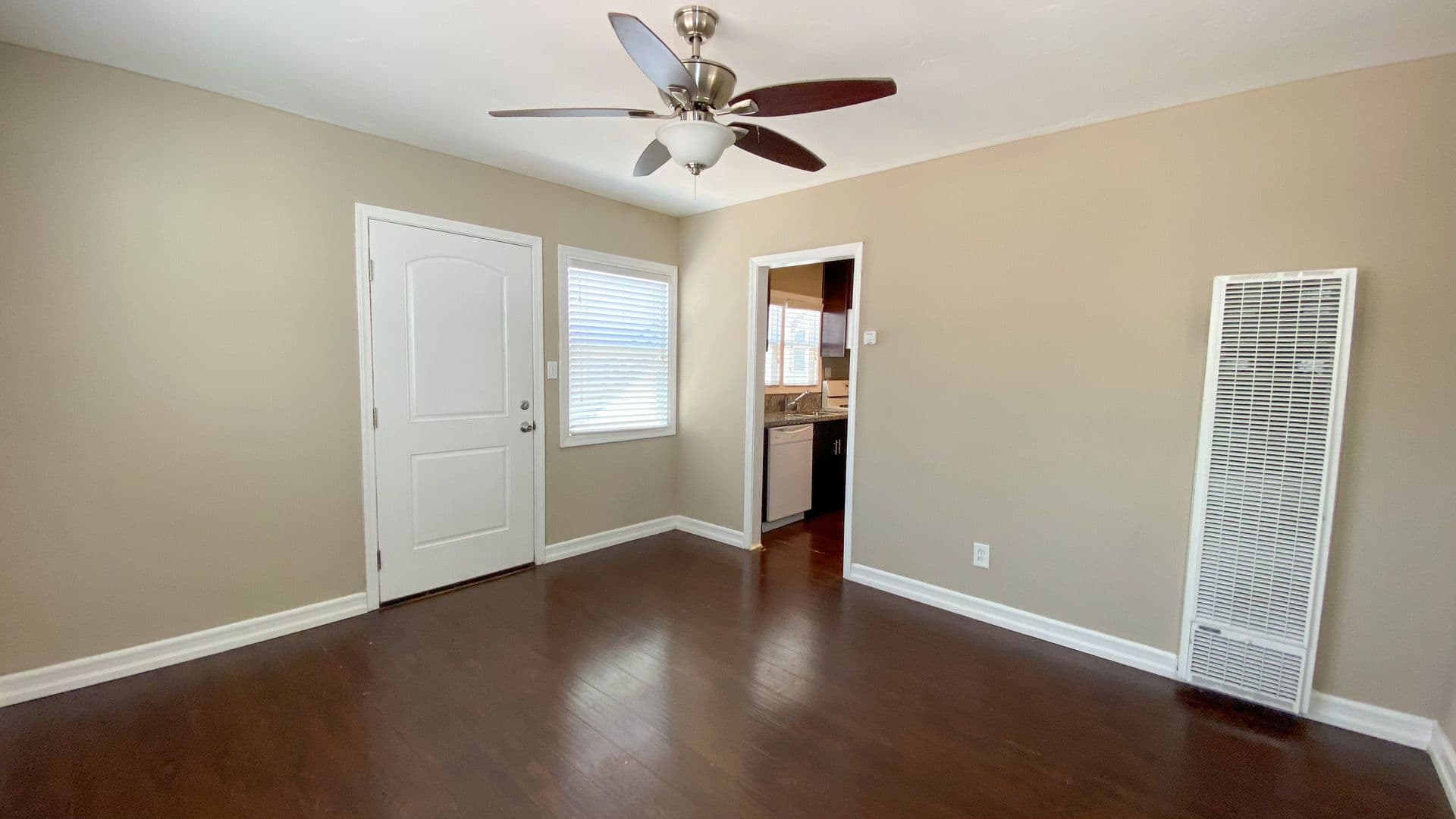 San Diego Apartment: 4154-4158 Estrella Avenue