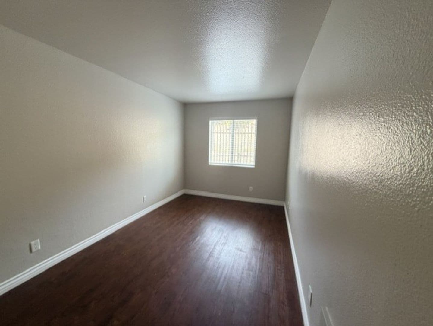 San Diego Apartment: 4960-4970 Auburn Drive