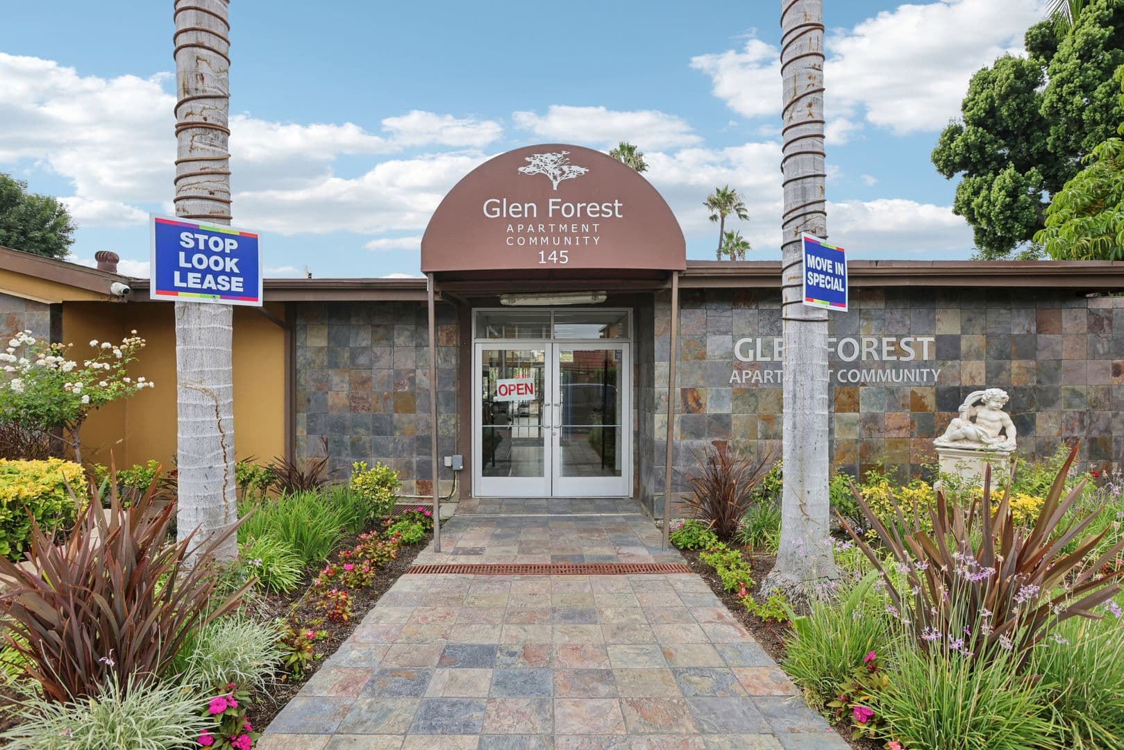 Anaheim Apartment: 145 S Westchester Dr