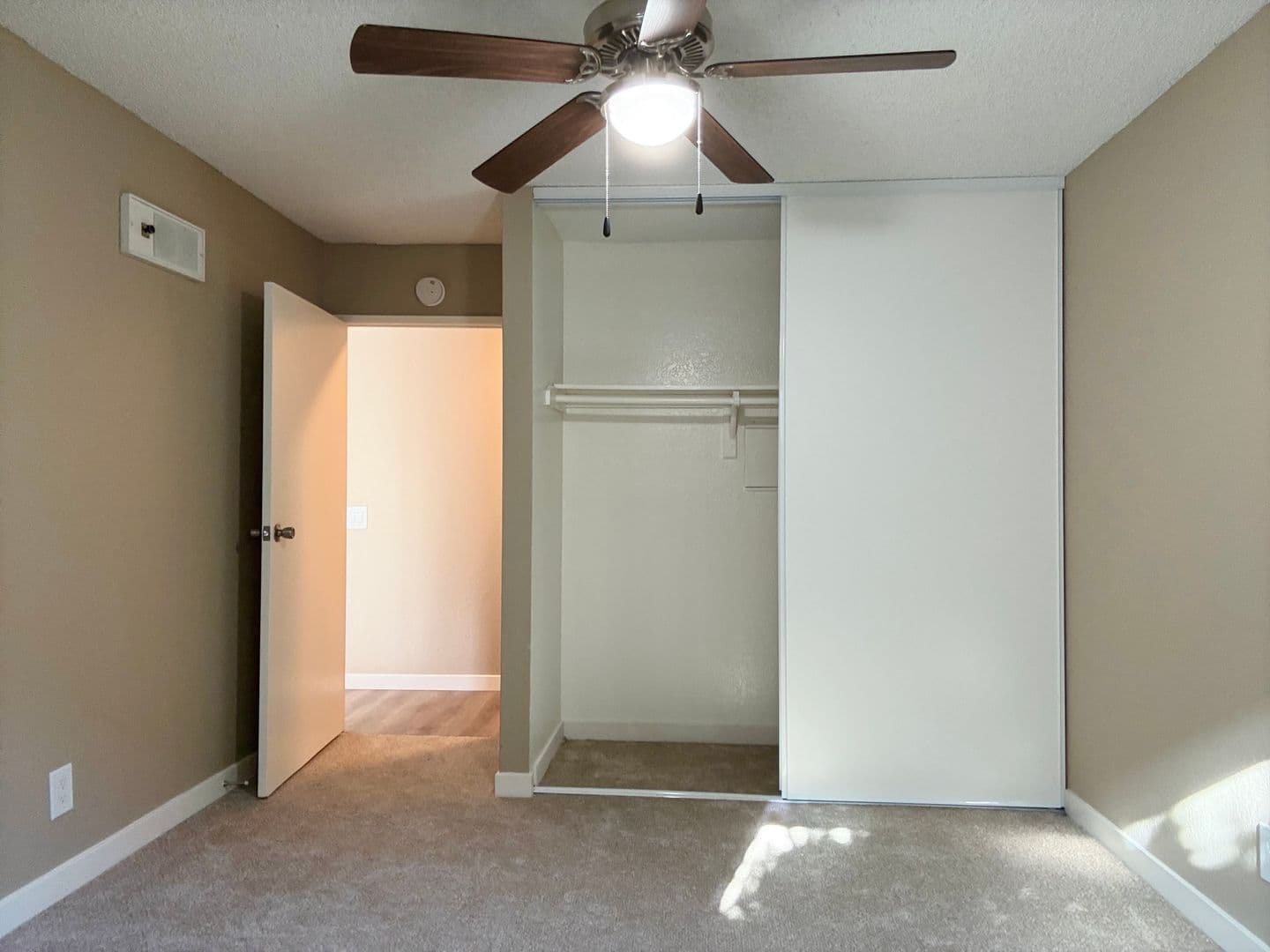 Chula Vista Apartment: 1486 Broadway Ave