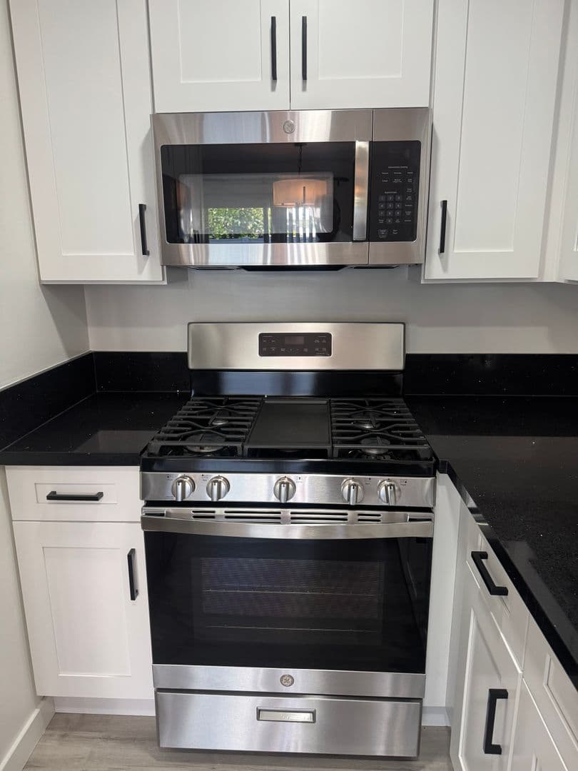 Huntington Beach Apartment: 7681 Ellis Ave