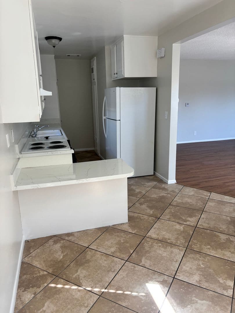Hemet Apartment: 43611 Florida Ave