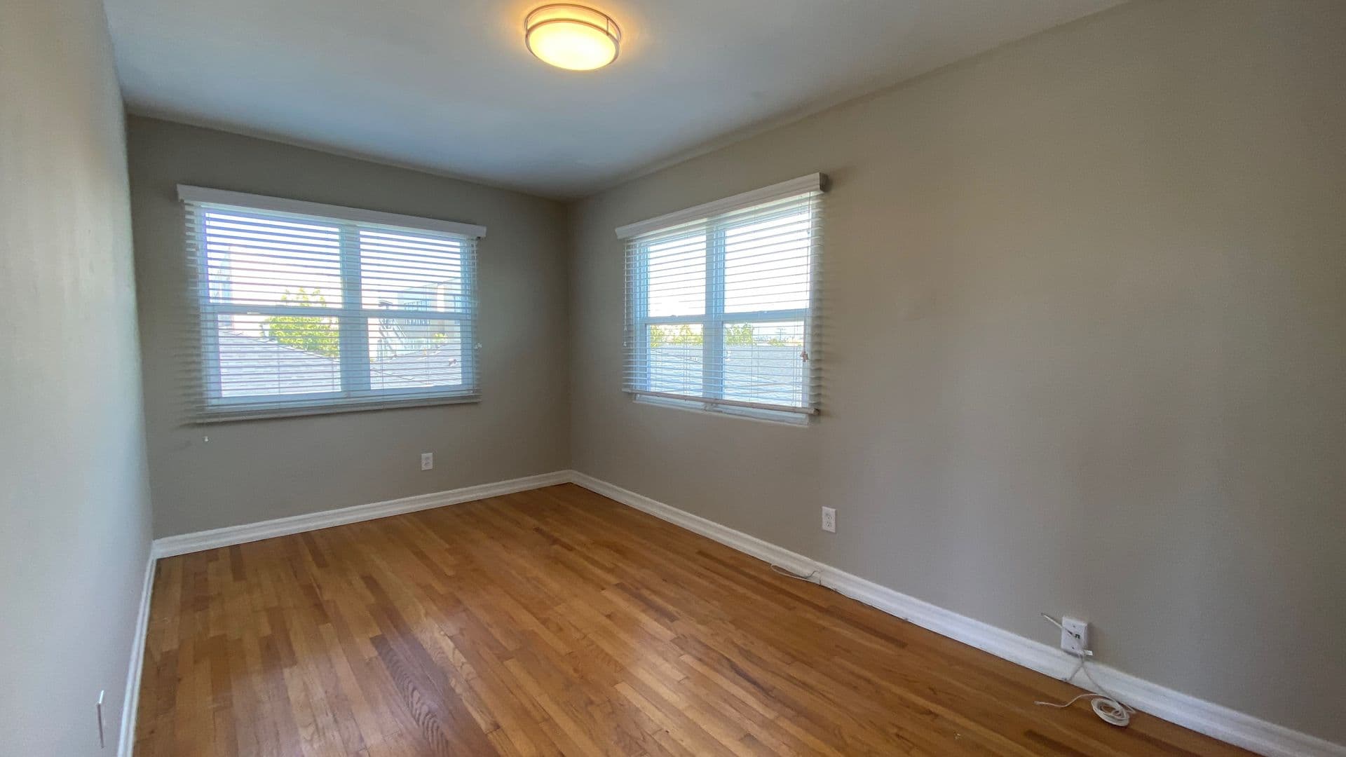 San Diego Apartment: 4154-4158 Estrella Avenue