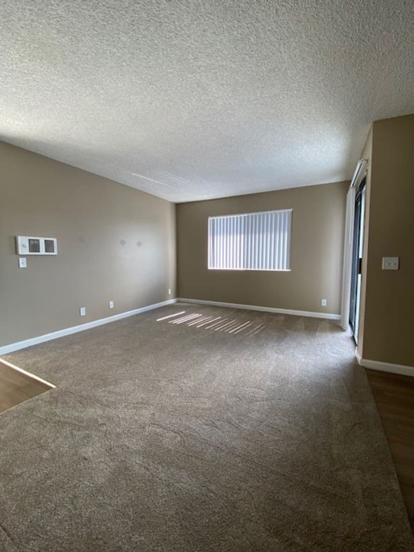 San Diego Apartment: 1587 Oro Vista Road