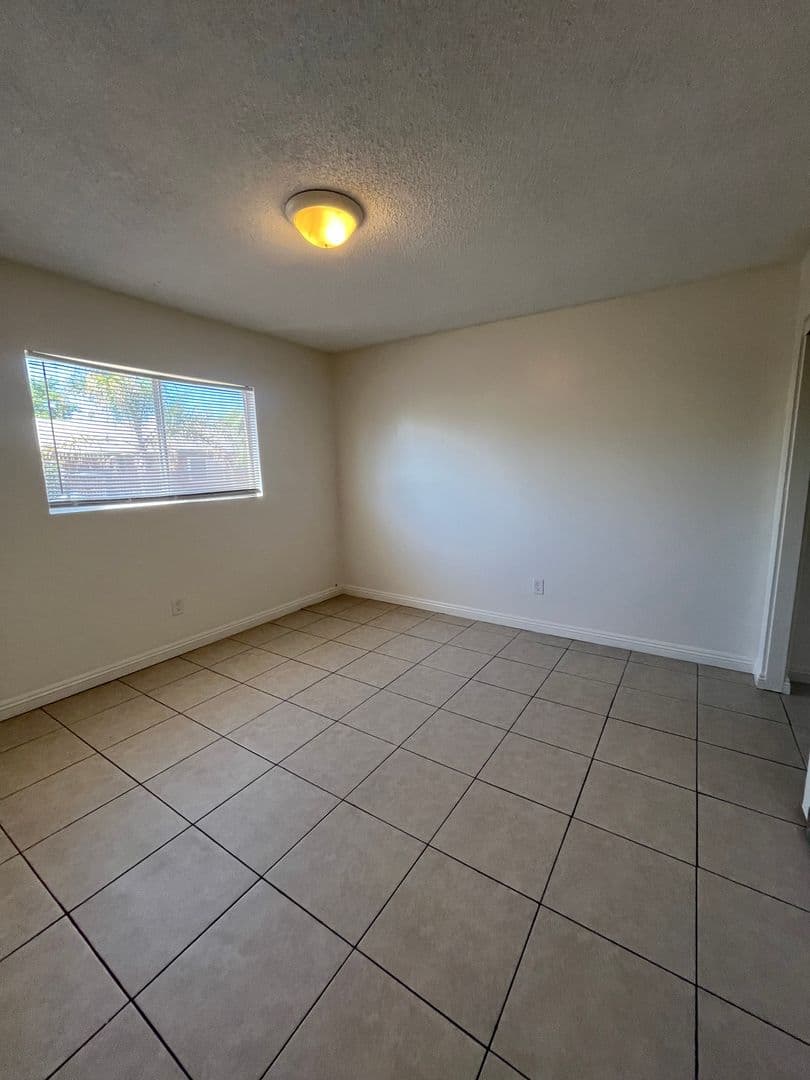 Moreno Valley Apartment: 24271 Webster Ave