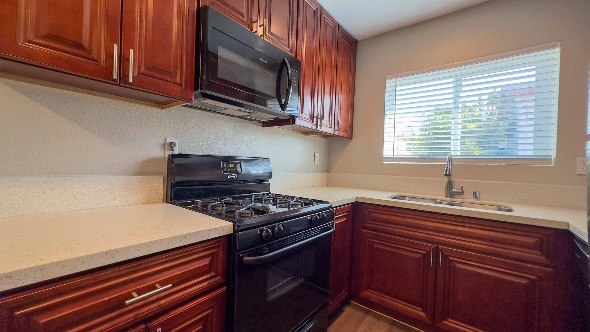 San Diego Apartment: 4067 47th Street