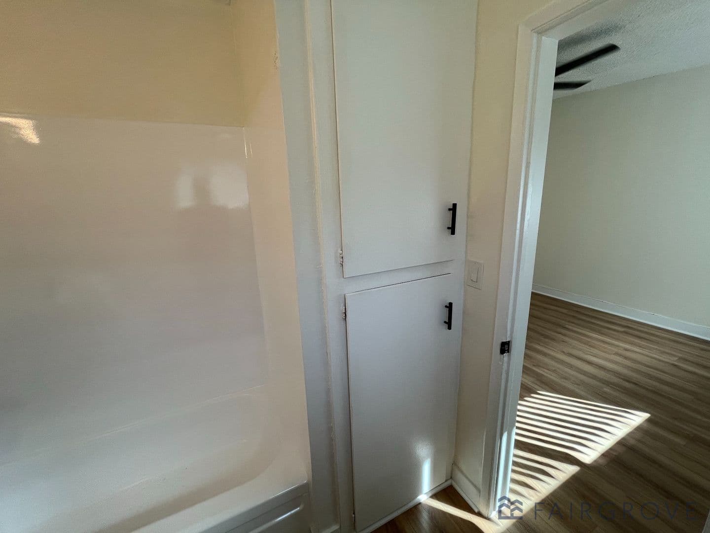 Anaheim Apartment: 937 S Roberts St