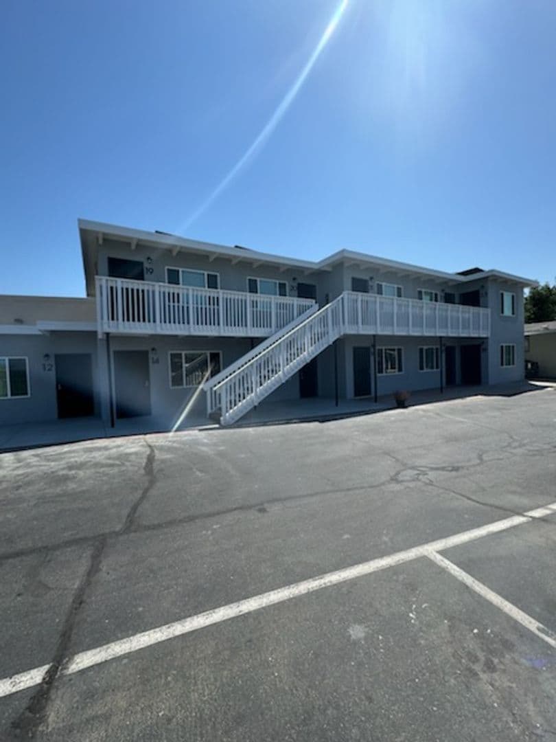 Fullerton Apartment: 1840 W Orangethorpe Ave
