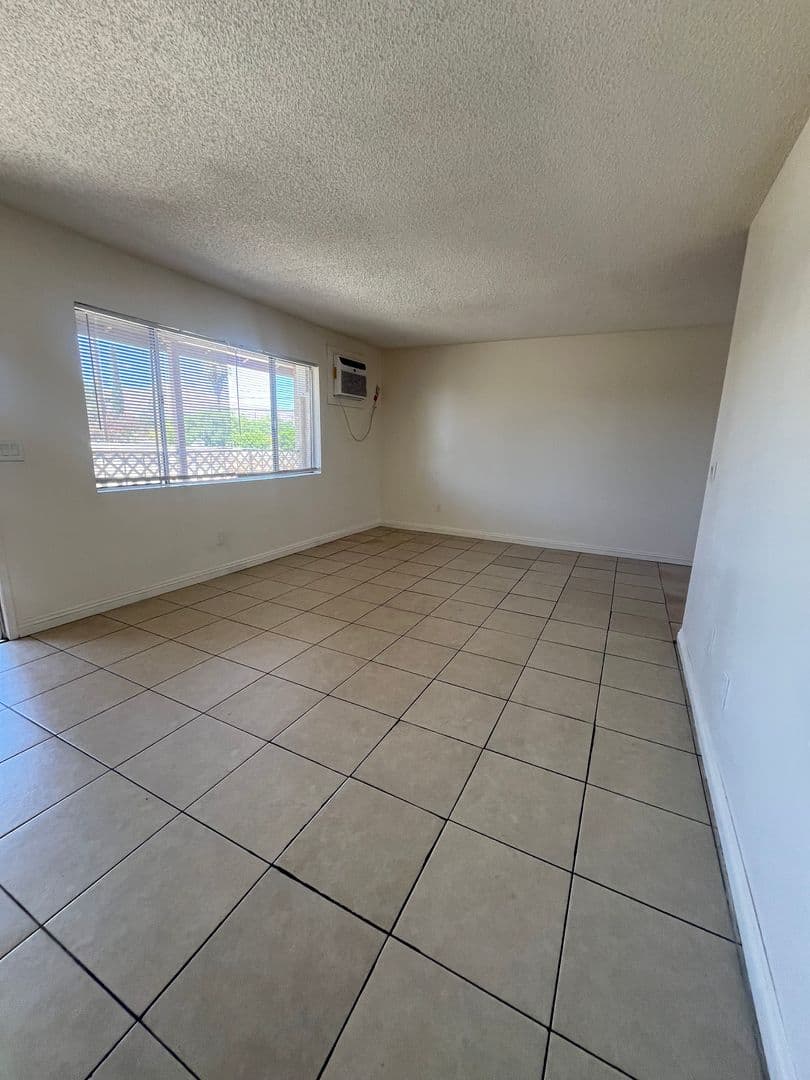 Moreno Valley Apartment: 24271 Webster Ave