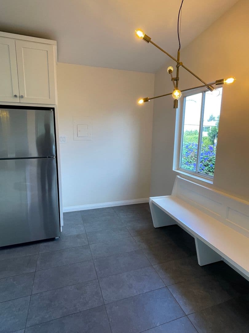 Venice Apartment: 707 - 707 1/2 6th Ave